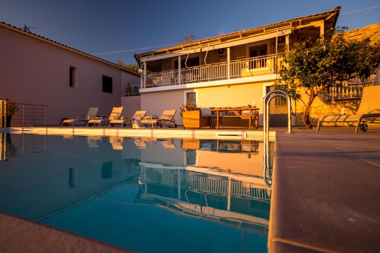 The View Villa Maries  Εξωτερικό φωτογραφία