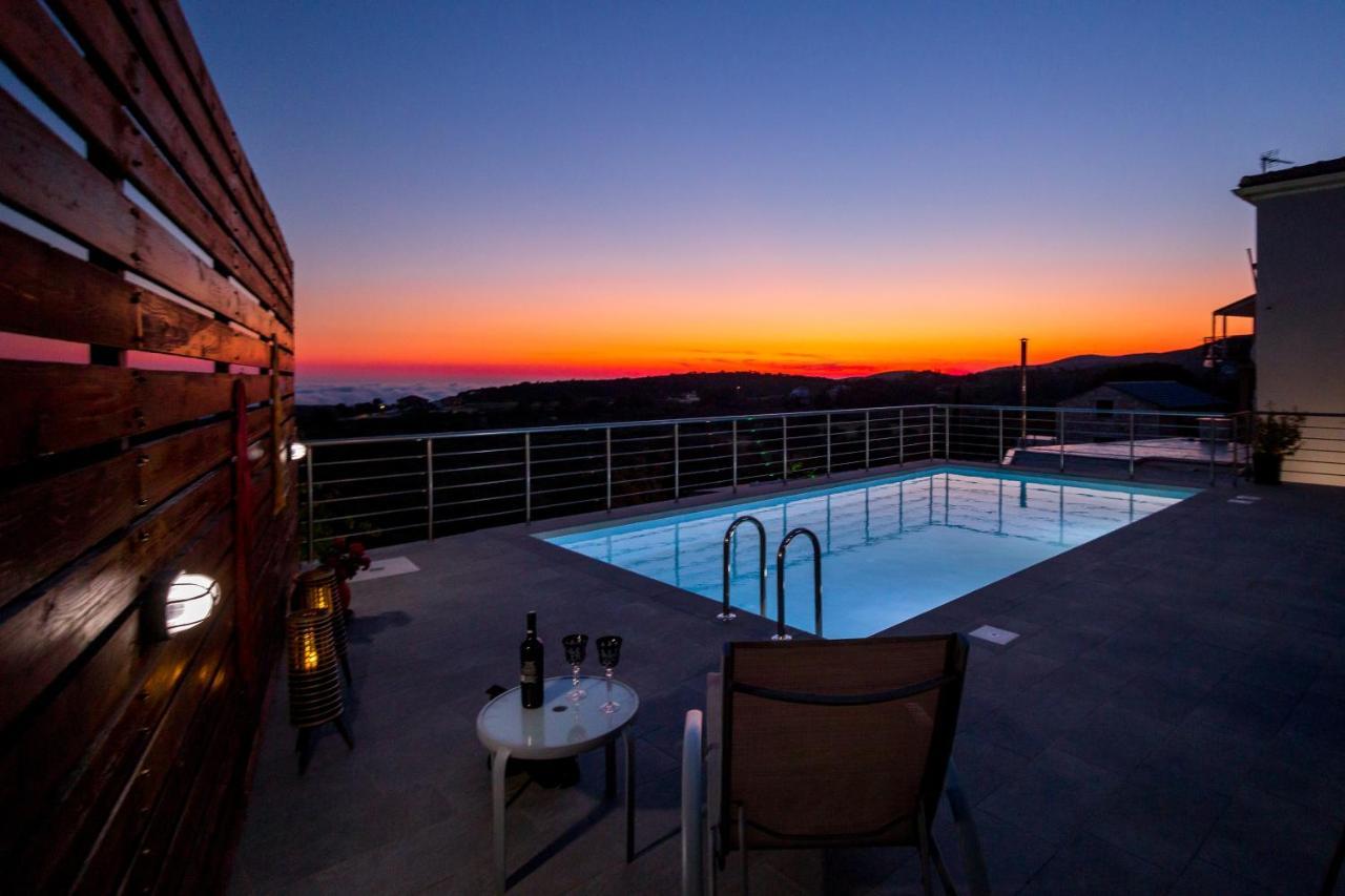 The View Villa Maries  Εξωτερικό φωτογραφία